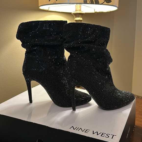 New Nine West Dazzle Black Heel Boots. Make a statement! - Picture 3 of 5